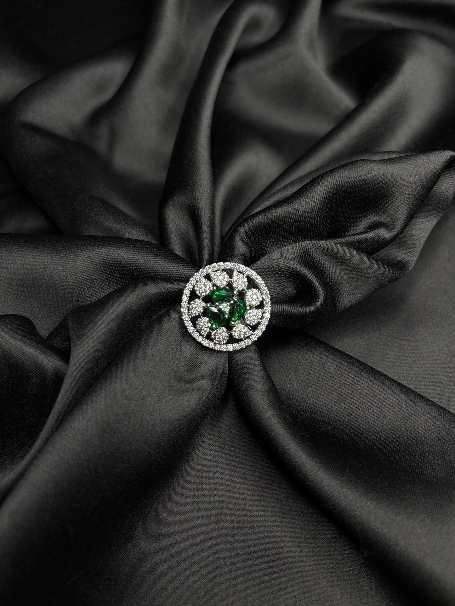 Emerald bloom AD ring