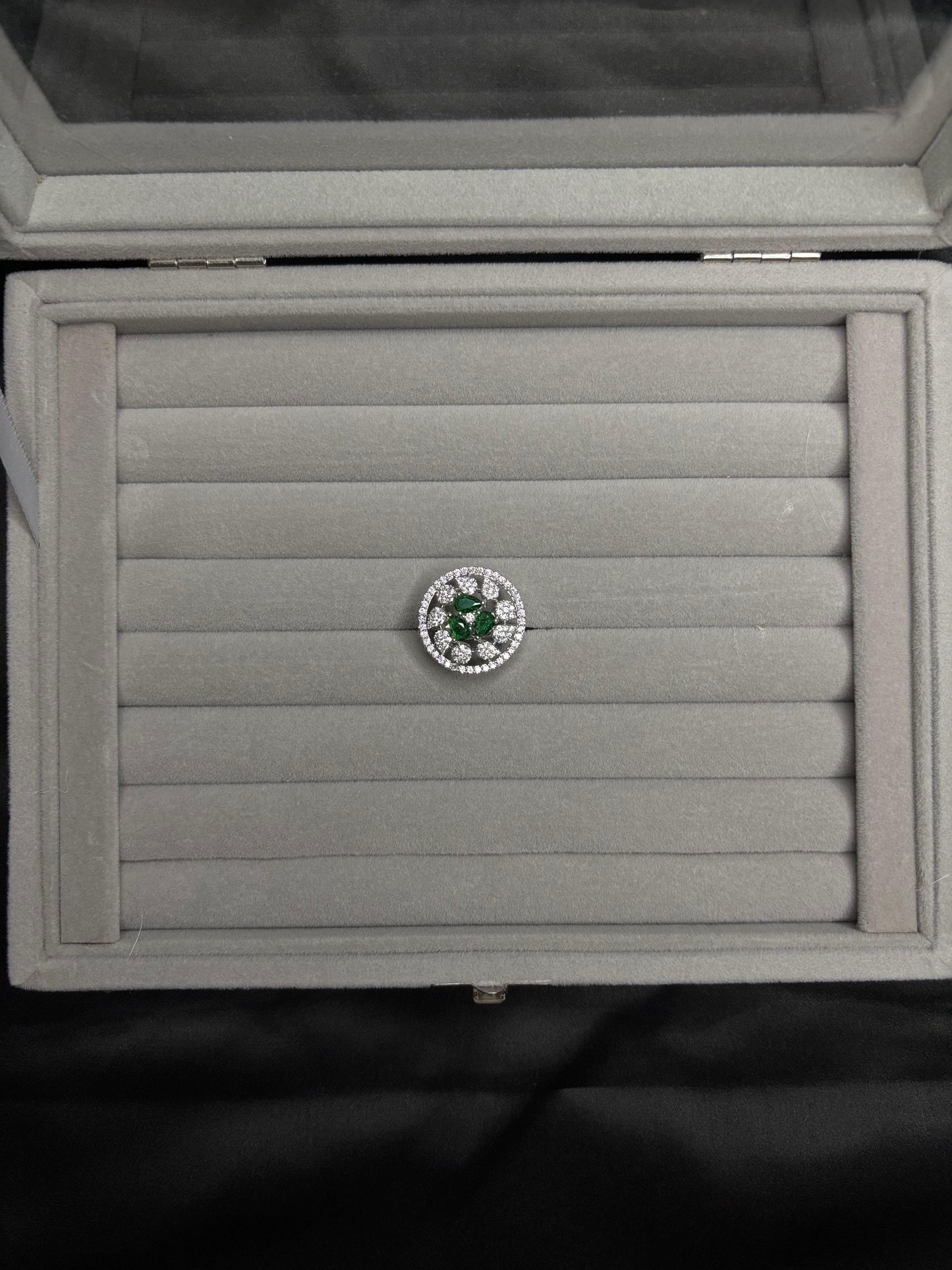 Emerald bloom AD ring